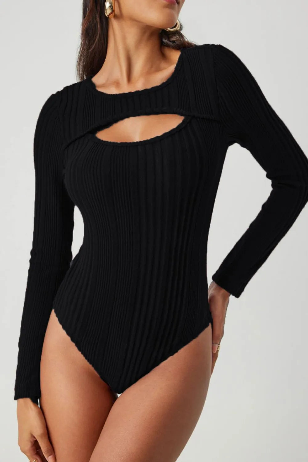 Ribbed Cutout Bodysuit – Élégance et Tendance au Quotidien