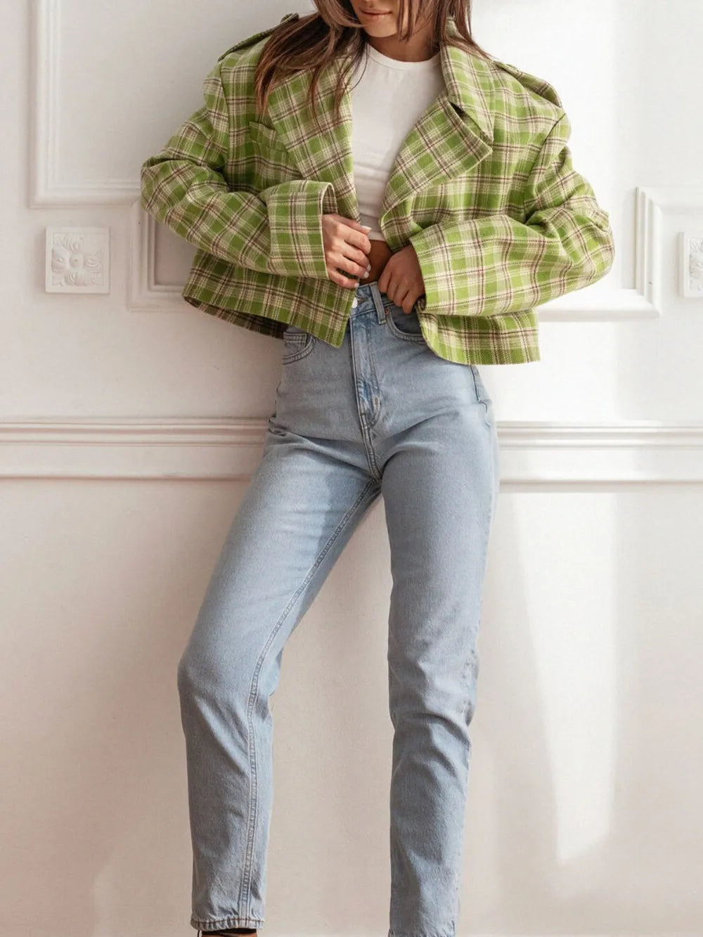 L'Indispensable Mode : Veste Plaid Courte au Look Tendance