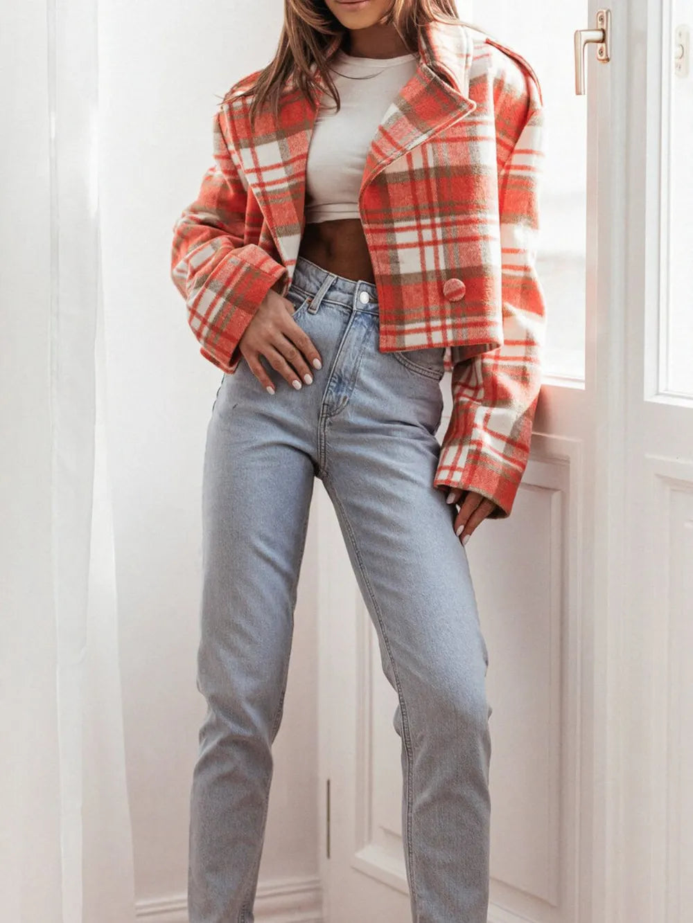 L'Indispensable Mode : Veste Plaid Courte au Look Tendance