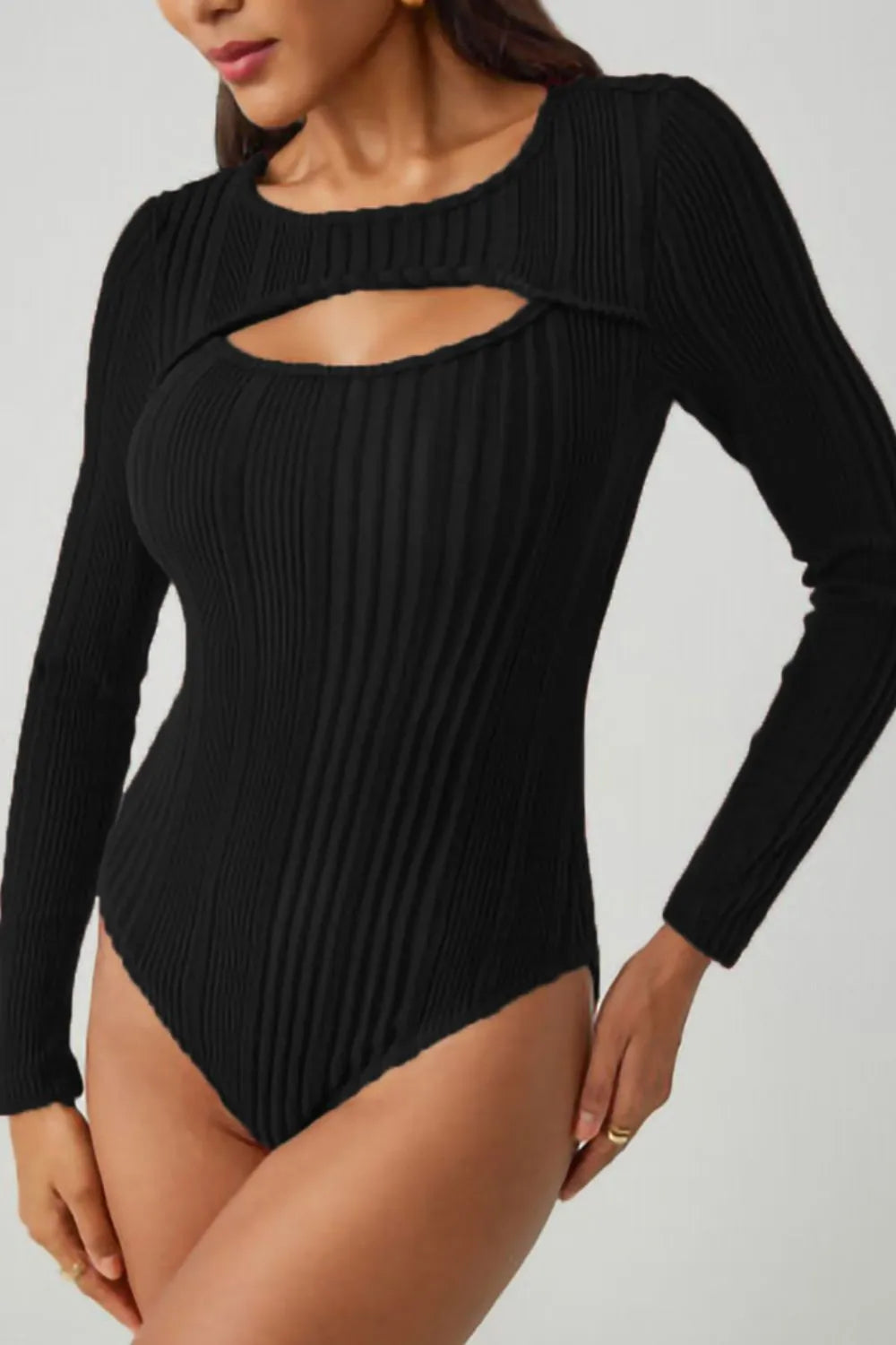 Ribbed Cutout Bodysuit – Élégance et Tendance au Quotidien