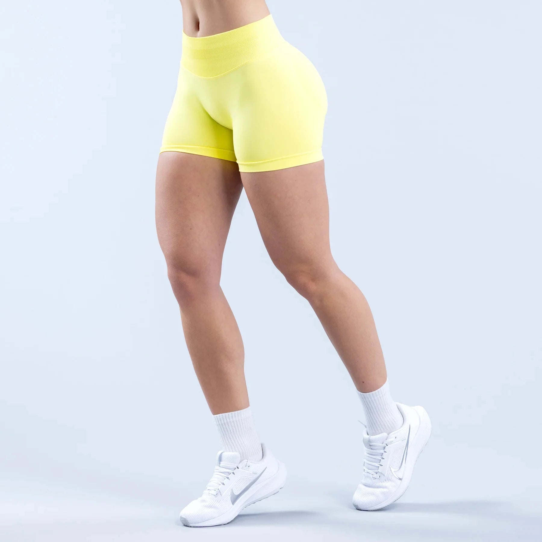 Seamless Impact Shorts – Enhance Your Curves in Style