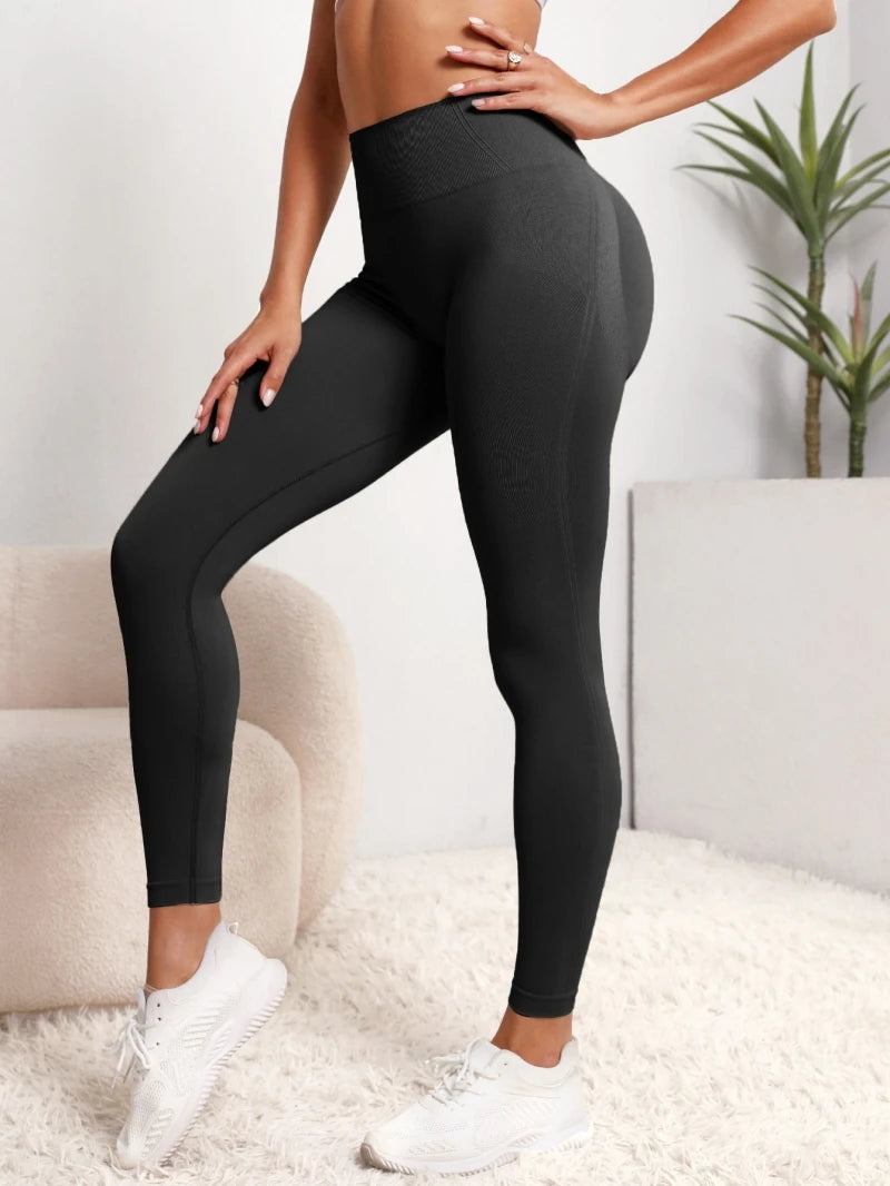 Seamless Women's Sports Leggings - Sculpting and Shaping