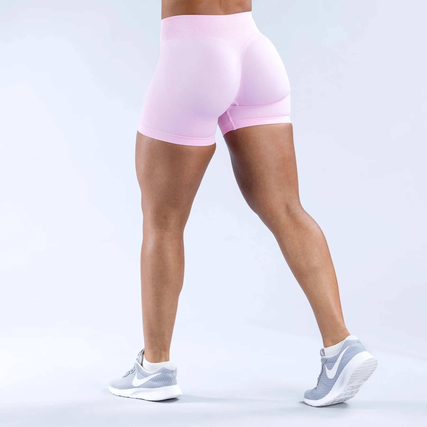 Seamless Impact Shorts – Enhance Your Curves in Style