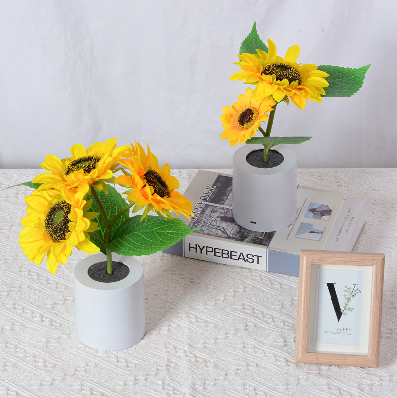 Sunflower LED Lamp 🌻 - Soft Light &amp; Elegant Decoration